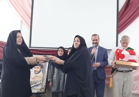 تصاویر/ مراسم تقدیر از منتخبین نشان ارادت در آران و بیدگل