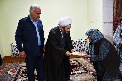 تصاویر/ دیدار امام جمعه شهرستان خوی با خانواده معظم شهدا