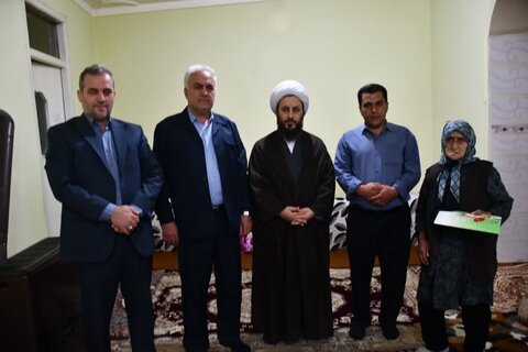تصاویر/ دیدار امام جمعه شهرستان خوی با خانواده معظم شهدا