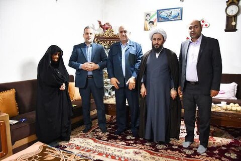 تصاویر/ دیدار امام جمعه شهرستان خوی با خانواده معظم شهدا