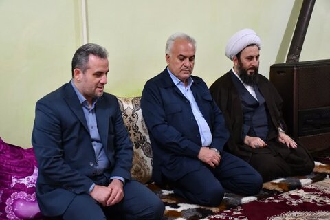 تصاویر/ دیدار امام جمعه شهرستان خوی با خانواده معظم شهدا