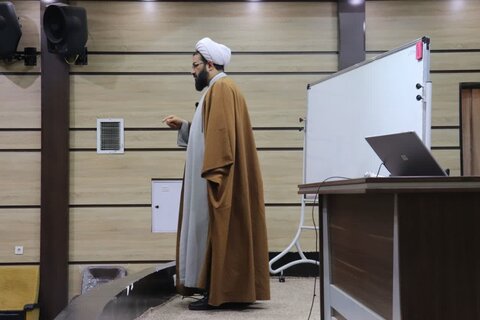 تصاویر/ «همایش خانواده مهدوی» در مدرسه علمیه امام خامنه‌ای ارومیه