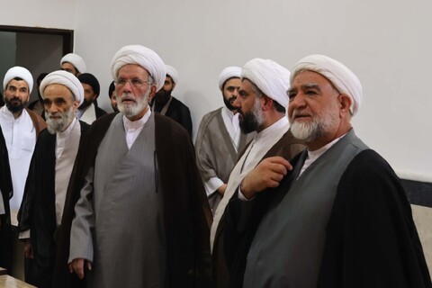 بازدید جمعی از شورای عالی حوزه علمیه خراسان از حوزه علمیه بیرجند و غبارروبی مزار شهدا