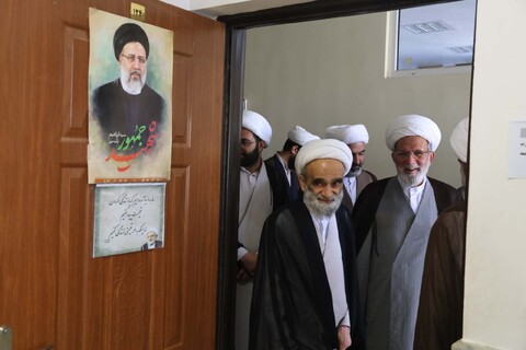 بازدید جمعی از شورای عالی حوزه علمیه خراسان از حوزه علمیه بیرجند و غبارروبی مزار شهدا