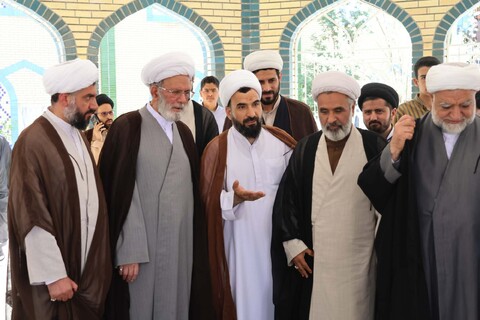 بازدید جمعی از شورای عالی حوزه علمیه خراسان از حوزه علمیه بیرجند و غبارروبی مزار شهدا