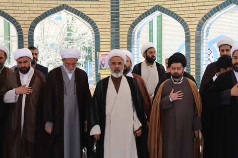 بازدید جمعی از شورای عالی حوزه علمیه خراسان از حوزه علمیه بیرجند و غبارروبی مزار شهدا