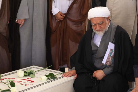 بازدید جمعی از شورای عالی حوزه علمیه خراسان از حوزه علمیه بیرجند و غبارروبی مزار شهدا