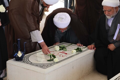 بازدید جمعی از شورای عالی حوزه علمیه خراسان از حوزه علمیه بیرجند و غبارروبی مزار شهدا