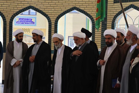 بازدید جمعی از شورای عالی حوزه علمیه خراسان از حوزه علمیه بیرجند و غبارروبی مزار شهدا