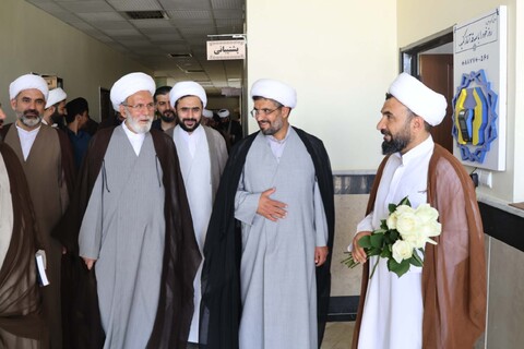 بازدید جمعی از شورای عالی حوزه علمیه خراسان از حوزه علمیه بیرجند و غبارروبی مزار شهدا