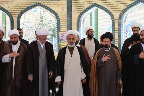 بازدید جمعی از شورای عالی حوزه علمیه خراسان از حوزه علمیه بیرجند و غبارروبی مزار شهدا