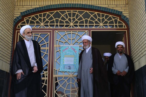 بازدید جمعی از شورای عالی حوزه علمیه خراسان از حوزه علمیه بیرجند و غبارروبی مزار شهدا