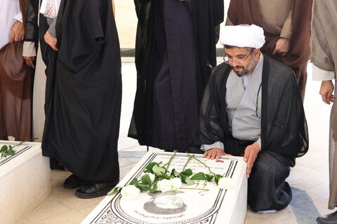 بازدید جمعی از شورای عالی حوزه علمیه خراسان از حوزه علمیه بیرجند و غبارروبی مزار شهدا