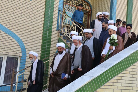 بازدید جمعی از شورای عالی حوزه علمیه خراسان از حوزه علمیه بیرجند و غبارروبی مزار شهدا