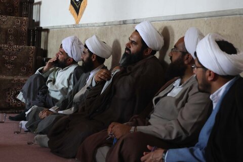 بازدید حجت الاسلام و المسلمین حق پناه از مدرسه علمیه زهان