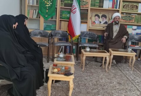 تصاویر/ تجلیل از اساتید حوزه علمیه خواهران شهرستان خرمدره