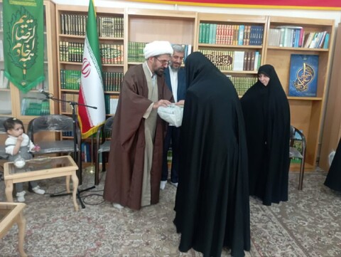 تصاویر/ تجلیل از اساتید حوزه علمیه خواهران شهرستان خرمدره