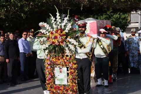 تصاویر/ تشییع شهید استواریکم محمد تنگستانی در بوشهر