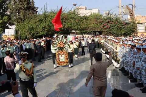 تصاویر/ تشییع شهید استواریکم محمد تنگستانی در بوشهر