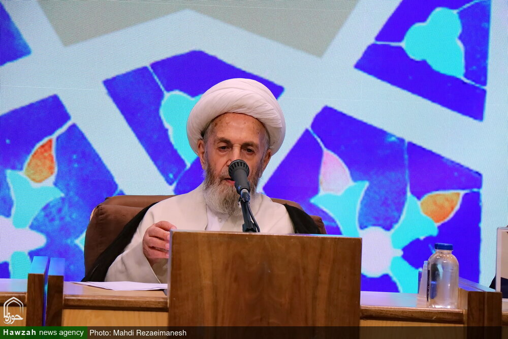 Agradecimiento de Ayatolá A'rafi por las guías de los Grandes Ayatolás Yavadi Amoli y Sobhani en el congreso del centenario