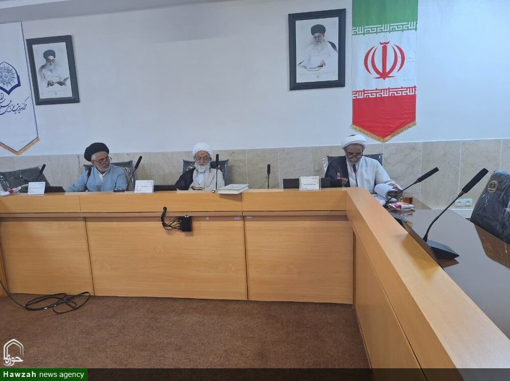 پایاننامه «اسرار و معارف طواف از دیدگاه قرآن و روایات» در اصفهان دفاع شد