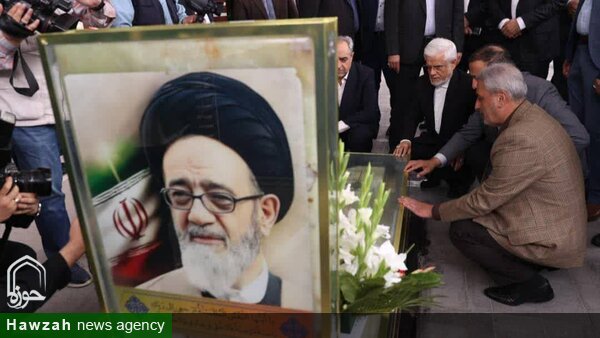 ادای احترام معاون اول رئیس جمهور به شهید آل‌هاشم و تجدید میثاق با آرمان‌های شهدا