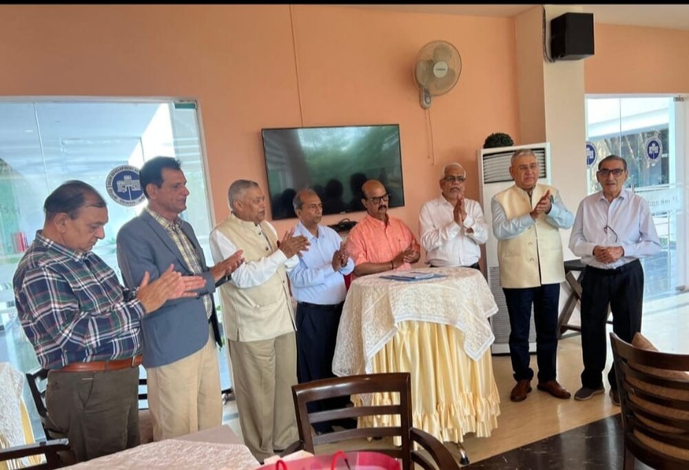 अलीगढ़ मुस्लिम यूनिवर्सिटी के पूर्व छात्र की याद मे समारोह