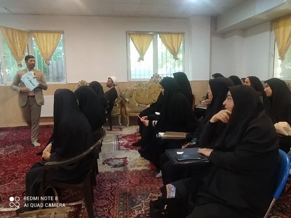 کارگاه آموزشی کار با کودک و نوجوان/ارتقای مهارتهای ارتباط مؤثر با کودکان در غرق آباد + تصاویر