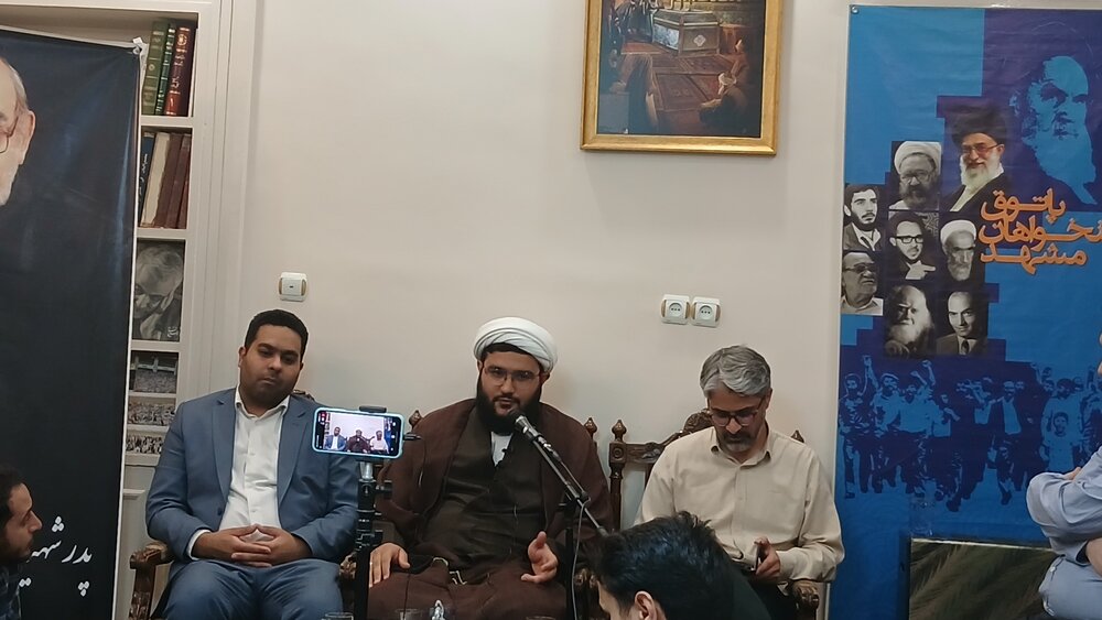 حوزه علمیه باید پرچم‌دار بازتعریف نقش مساجد باشد
