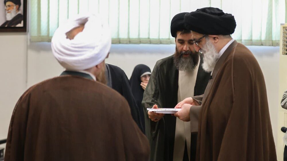 تصاویر| تشکیل اولین جلسه «ستاد غدیر» در البرز با حضور نماینده ولی‌فقیه و مسئولان استانی