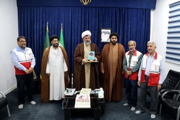 تصاویر/ دیدار امدادگران هلال احمر با امام جمعه خورموج