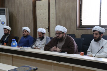 تصاویر/ نشست هم اندیشی شورای اندیشه ورز پژوهش سرای حوزه علمیه خوزستان