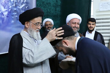تصاویر/ آیین عمامه گذاری طلاب مدرسه علمیه حقانی