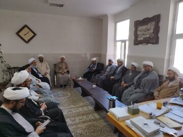 مدیر و معاونان حوزه علمیه کاشان از مدرسه علمیه الغدیر نراق بازدید کردند