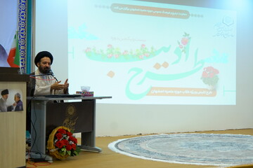 لباس طلبگی در اصل یک تبلیغ دینی در جامعه است