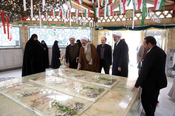 تصاویر/ بازدید آیت الله اعرافی از جامعه الزهرا (س)