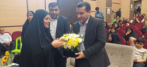 تصاویر/ تجلیل از معلمان نمونه در دشتستان