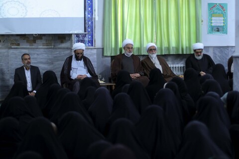 تصاویر| دیدار و سخنرانی شورای عالی حوزه علمیه خراسان با اساتید و طلاب حوزه علمیه خواهران بیرجند
