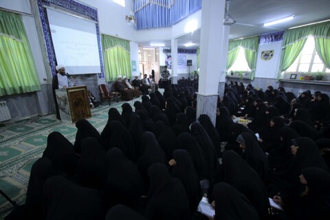 تصاویر| دیدار و سخنرانی شورای عالی حوزه علمیه خراسان با اساتید و طلاب حوزه علمیه خواهران بیرجند