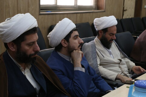 تصاویر/نشست هم اندیشی شورای اندیشه ورز پژوهش سرای حوزه علمیه خوزستان