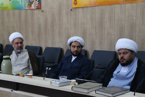 تصاویر/نشست هم اندیشی شورای اندیشه ورز پژوهش سرای حوزه علمیه خوزستان