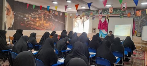 تصاویر نشست معارف غدیریه در مدرسه خواهران نورآباد