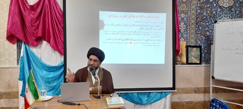 تصاویر نشست معارف غدیریه در مدرسه خواهران نورآباد