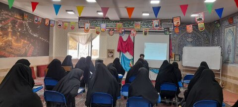 تصاویر نشست معارف غدیریه در مدرسه خواهران نورآباد