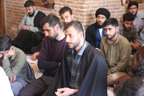 تصاویر / دیدار نماینده ولی فقیه در استان قزوین با اساتید وطلاب مدرسه صالحیه قزوین