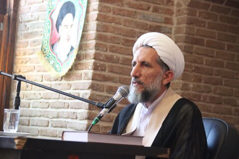 تصاویر / دیدار نماینده ولی فقیه در استان قزوین با اساتید وطلاب مدرسه صالحیه قزوین