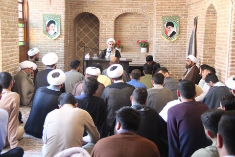 تصاویر / دیدار نماینده ولی فقیه در استان قزوین با اساتید وطلاب مدرسه صالحیه قزوین