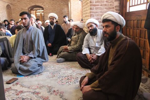 تصاویر / دیدار نماینده ولی فقیه در استان قزوین با اساتید وطلاب مدرسه صالحیه قزوین