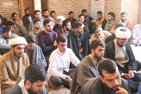 تصاویر / دیدار نماینده ولی فقیه در استان قزوین با اساتید وطلاب مدرسه صالحیه قزوین