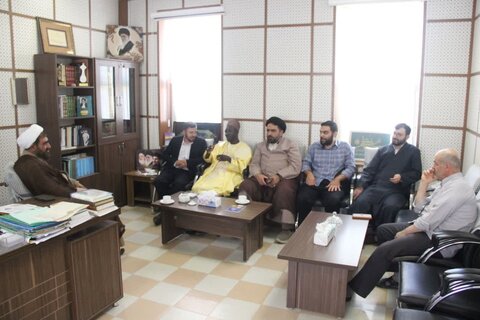 تصاویر / دیدار یکی از علمای شیعه کشور کامرون با مدیر حوزه علمیه استان قزوین